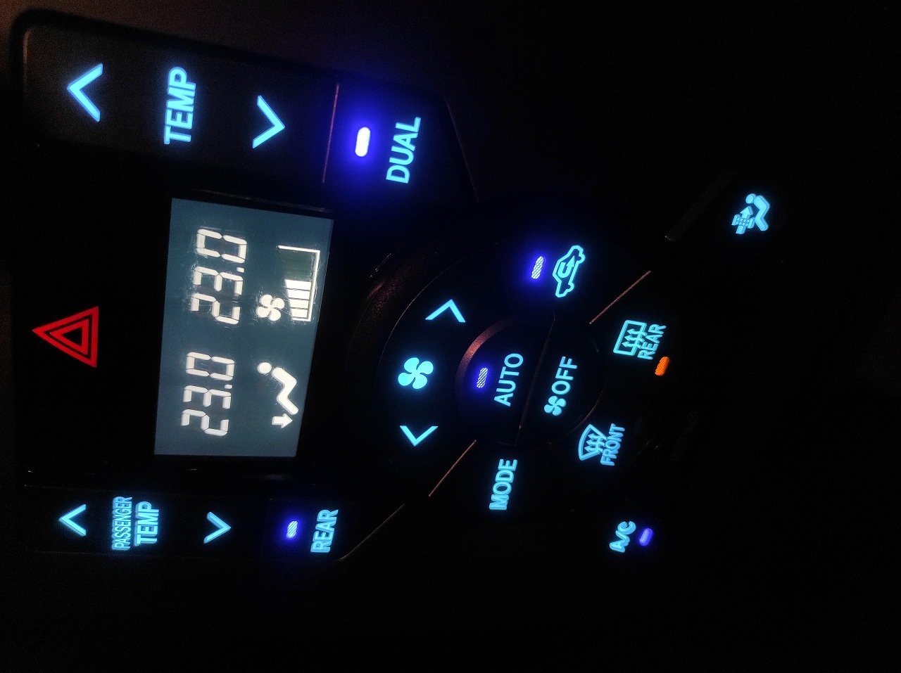 ���H�N�V�[70�G�A�R���p�l��